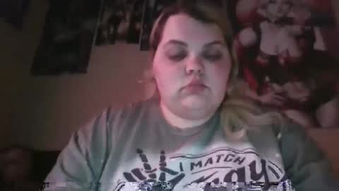 Hazeleyez97 online show from September 2025 10:26:02 PM