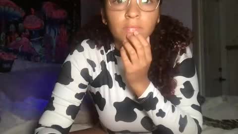 hazell77 online show from November 2025 03:56:01 PM