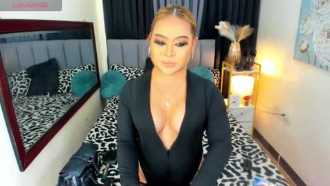 HAZEL MADONNA online show from November 2025 03:54:02 PM