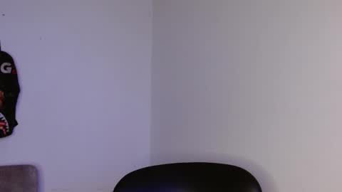 hazlan_420 online show from December 2025 07:17:02 AM