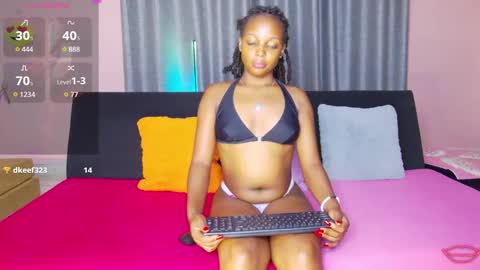 AngieLizzy online show from January 2026 07:19:01 PM