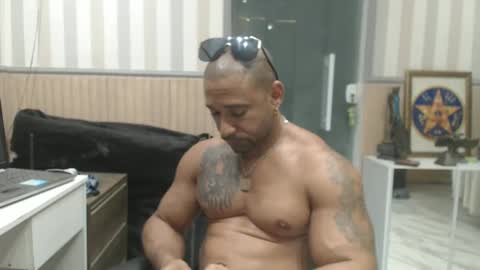 hebertgomes online show from December 2024 11:17:02 PM