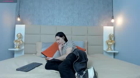 Keira Hecate online show from April 2026 07:15:02 PM