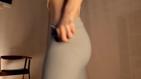 Snapshot of hee_jeen chatting on January 2025 11:37:02 PM Jeen online show from January 2025 11:37:02 PM