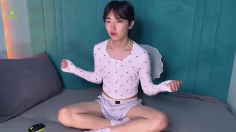 HEEJIN online show from October 2025 08:42:01 PM