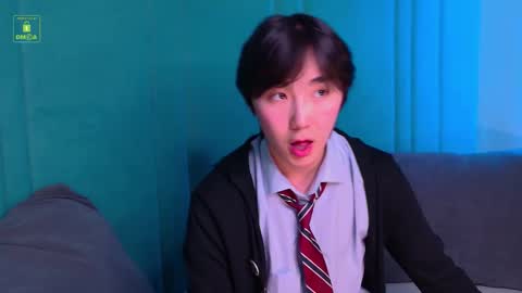 HEEJIN online show from November 2025 08:30:01 PM