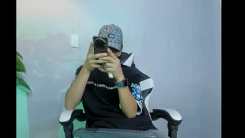 heellboy_ online show from November 2025 02:56:01 AM