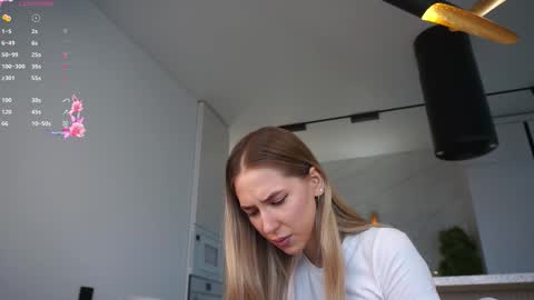 Snapshot of heidas_passion chatting on September 2025 07:08:01 AM Heida online show from September 2025 07:08:01 AM