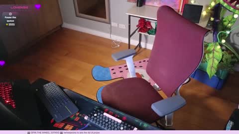 Heidi brunette Foxy red head and Carrie blondie online show from January 2025 10:17:01 AM