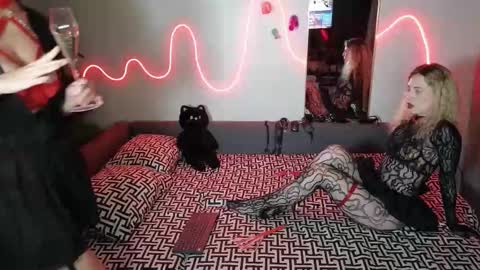 Heidi brunette Foxy red head and Carrie blondie online show from February 2025 01:40:01 PM