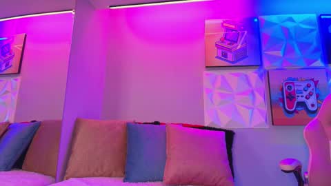   online show from February 2025 11:31:01 AM