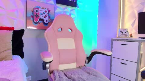   online show from February 2025 08:50:01 PM