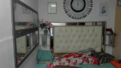 heiker_ online show from October 2025 02:56:01 AM