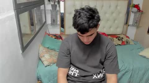 heiker_ online show from November 2025 01:48:02 AM