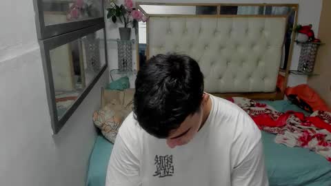 heiker_ online show from November 2025 02:56:02 AM