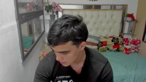 heiker_ online show from November 2025 02:28:02 AM