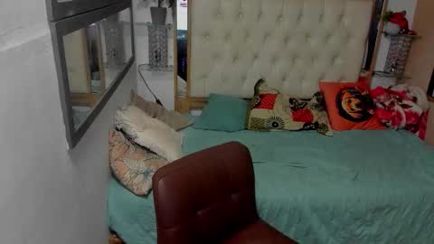 heiker_ online show from November 2025 02:17:02 AM