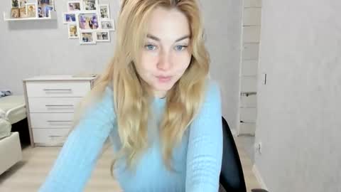Snapshot of helen_angel_girl chatting on May 2026 05:35:01 AM Helen sven online show from May 2026 05:35:01 AM