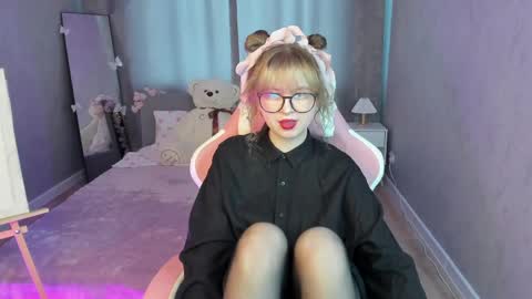 Helen Carson online show from April 2026 01:42:02 AM