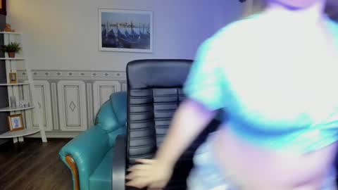 Helen Elliot online show from January 2025 10:11:01 AM