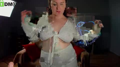 Helen Elliot online show from October 2025 07:29:01 AM