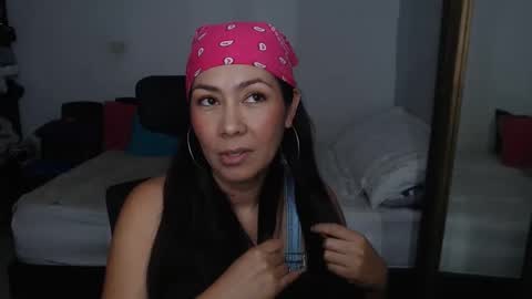 Snapshot of helen_lya chatting on May 2026 07:20:02 PM Helen online show from May 2026 07:20:02 PM