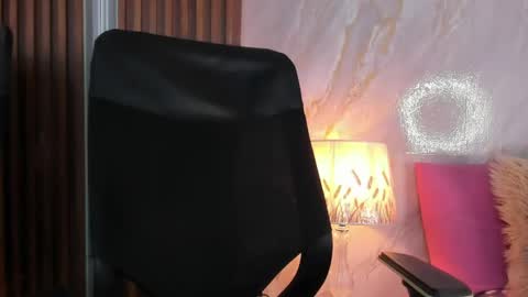 Helena Santos  online show from April 2026 04:56:02 PM