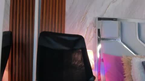 Snapshot of helena_santos01 chatting on July 2026 11:05:02 AM Helena Santos online show from July 2026 11:05:02 AM
