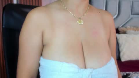 Snapshot of helena_santos01 chatting on July 2026 10:53:01 AM Helena Santos online show from July 2026 10:53:01 AM