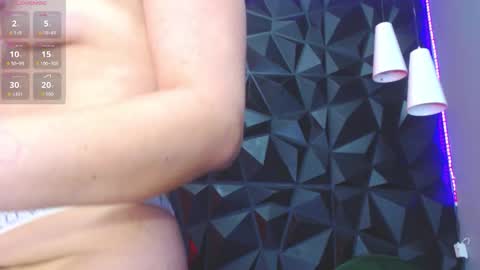 Helena Saenz online show from December 2025 12:32:02 PM