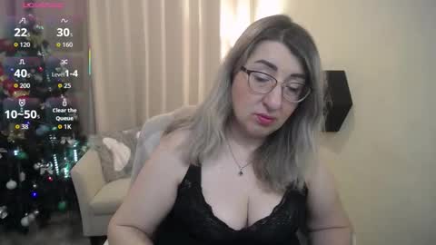 helenenigma online show from December 2025 07:33:02 PM