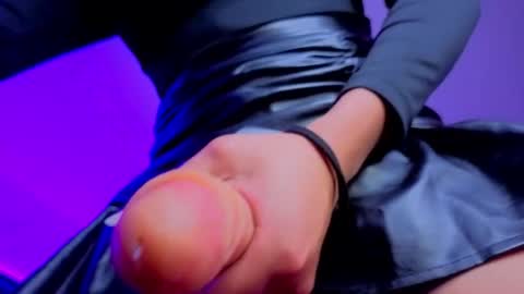    online show from December 2025 07:56:02 PM