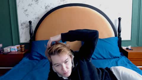 Snapshot of helldollz chatting on October 2025 07:41:01 AM HellDollz online show from October 2025 07:41:01 AM