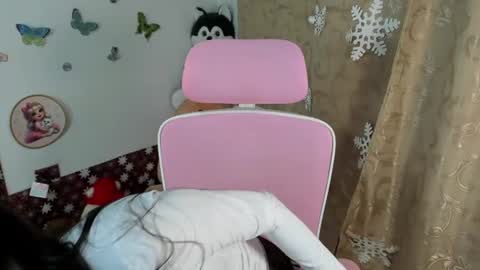Snapshot of hellen_garcia chatting on June 2026 04:35:01 AM Hellen online show from June 2026 04:35:01 AM