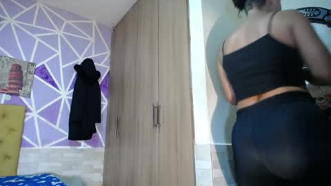 Snapshot of hellen_maya chatting on May 2026 06:03:01 PM hellen maya online show from May 2026 06:03:01 PM