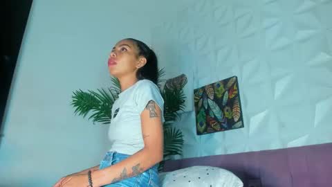 hellen     online show from December 2025 07:00:01 PM