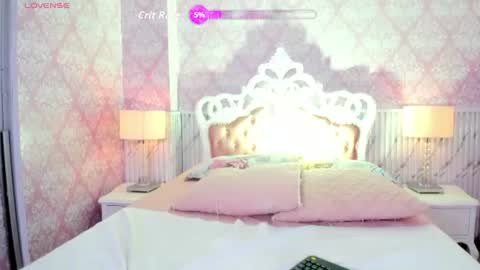 Snapshot of hellencute18_ chatting on July 2026 11:03:02 AM online show from July 2026 11:03:02 AM