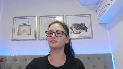 Snapshot of hellendesire chatting on May 2026 10:36:01 AM online show from May 2026 10:36:01 AM