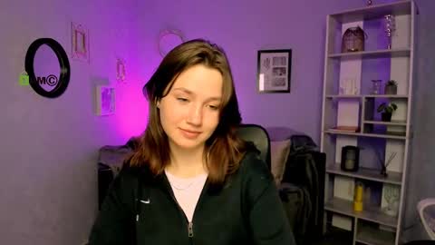 Helli online show from March 2025 08:10:01 PM