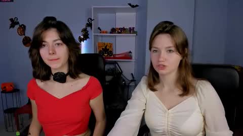 Helli online show from November 2025 08:11:01 PM