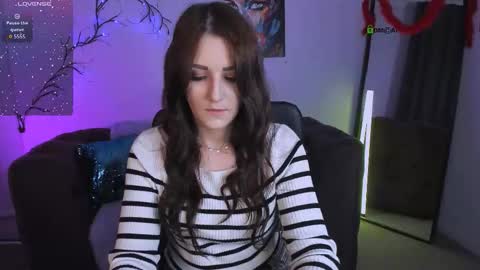 Helli online show from November 2025 08:09:01 PM