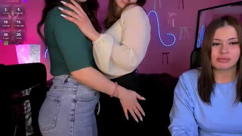 Helli online show from March 2026 02:15:01 AM