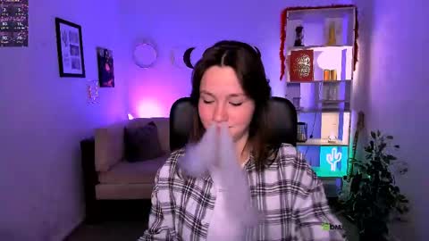 Helli online show from April 2026 07:58:02 PM