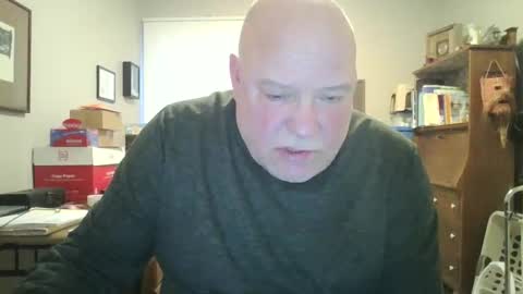 helloforfun111 online show from April 2026 11:05:01 AM