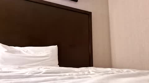 hellokitten123 online show from March 2026 04:02:02 AM