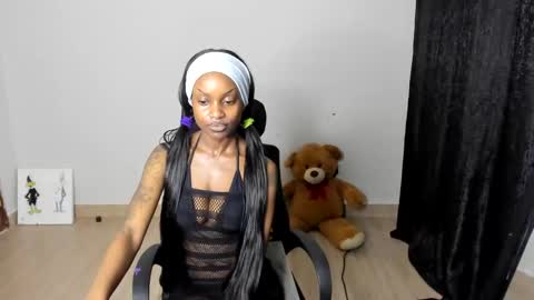 Sandy online show from March 2025 02:04:01 AM