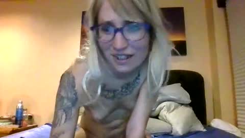 helltoheaven22 online show from October 2025 01:25:02 AM