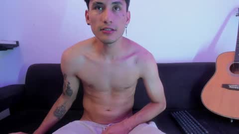 henrik_senn online show from April 2026 11:24:01 PM