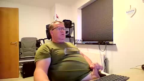 henrikrp1971 online show from November 2025 03:00:01 PM