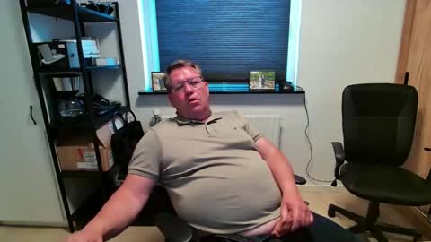 henrikrp1971 online show from May 2026 04:56:02 PM